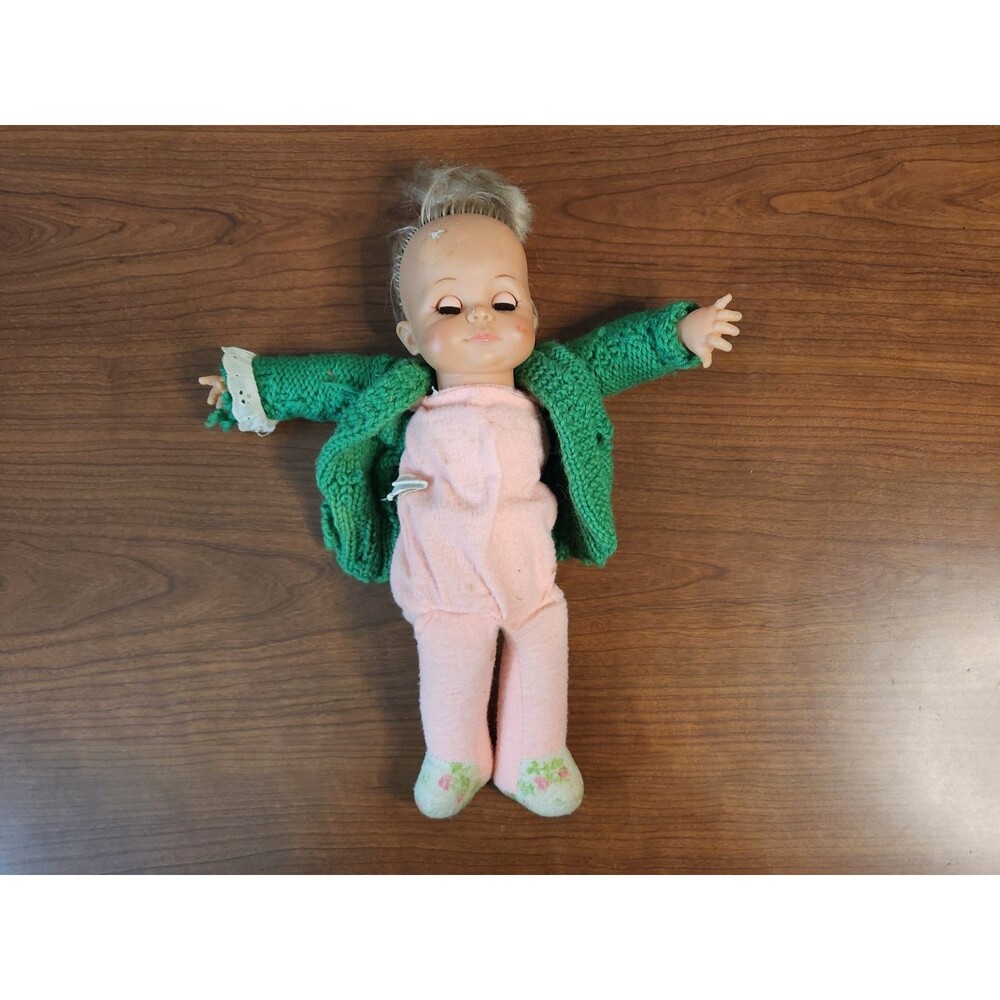 Vintage 1972 Ideal Toy Company Lazy Dazy 12" Baby Doll